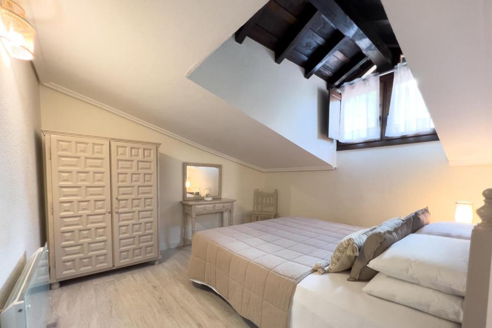 Apartamentos Santa Lucia Cabezón de la Sal Eksteriør billede
