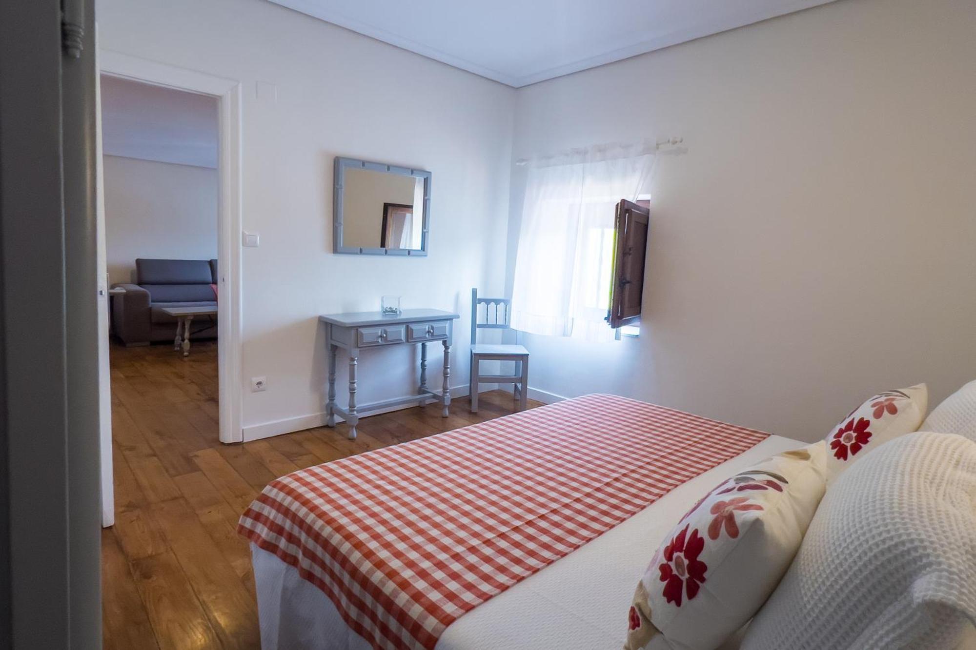 Apartamentos Santa Lucia Cabezón de la Sal Eksteriør billede