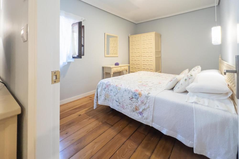 Apartamentos Santa Lucia Cabezón de la Sal Eksteriør billede