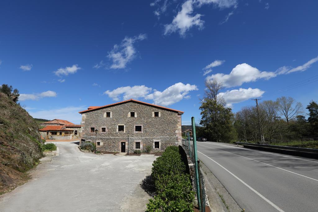 Apartamentos Santa Lucia Cabezón de la Sal Eksteriør billede