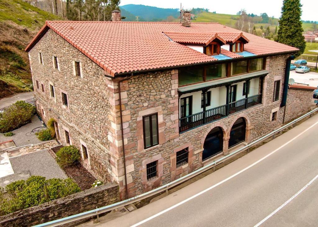 Apartamentos Santa Lucia Cabezón de la Sal Eksteriør billede